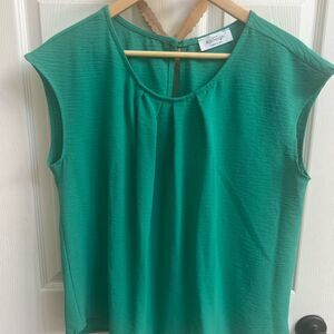 Kaleigh Mariah Pleated Green Women's Top, minimalist